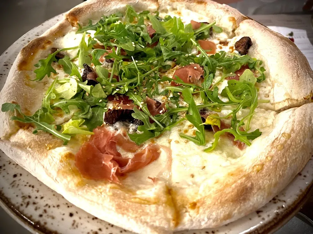 Fig & Prosciutto Pizza